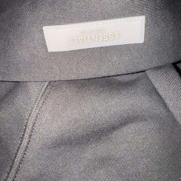 Essentials Fear Of God FOG 1977 Iron Hoodie Size XSmall - Picture 4 of 4